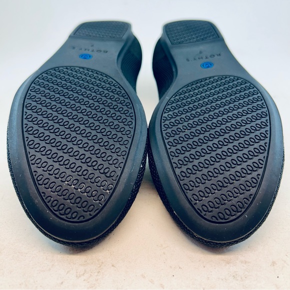 Rothy's Black Round Toe The Flat Slip On Knit Ballet Flats, size 7 EU 37.5 - Picture 12 of 13